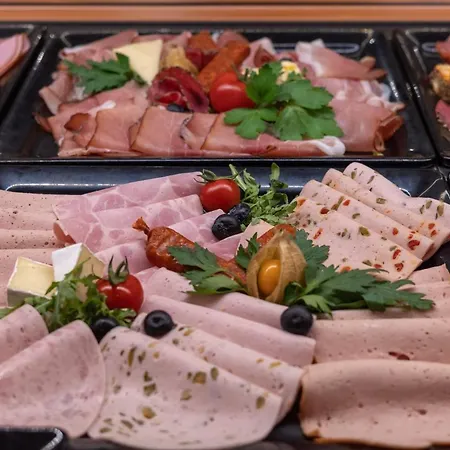 路德维格酒店 酒店 3*